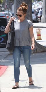 Minka Kelly feet photo thumbnail