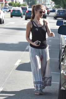 Minka Kelly feet photo thumbnail
