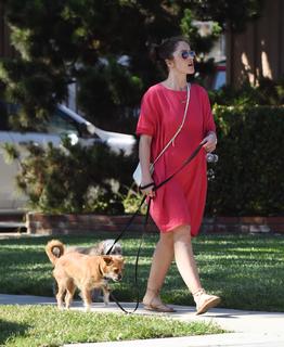 Minka Kelly feet photo thumbnail