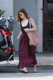 Minka Kelly feet photo thumbnail