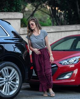 Minka Kelly feet photo thumbnail