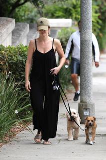 Minka Kelly feet photo thumbnail