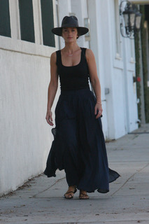 Minka Kelly feet photo thumbnail