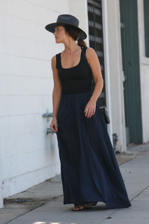 Minka Kelly feet photo thumbnail