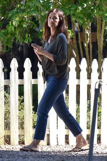 Minka Kelly feet photo thumbnail