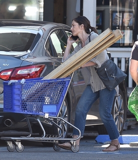 Minka Kelly feet photo thumbnail