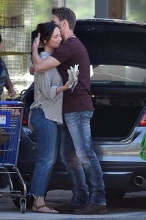 Minka Kelly feet photo thumbnail