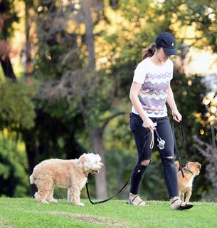 Minka Kelly feet photo thumbnail