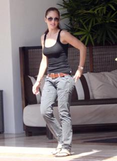 Minka Kelly feet photo thumbnail