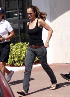 Minka Kelly feet photo thumbnail
