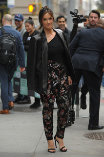 Minka Kelly feet photo thumbnail