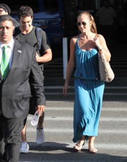 Minka Kelly feet photo thumbnail