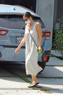 Minka Kelly feet photo thumbnail