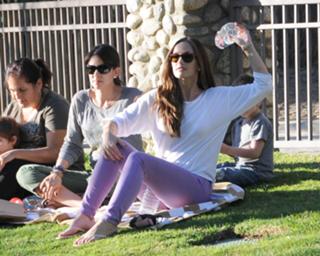 Minka Kelly feet photo thumbnail