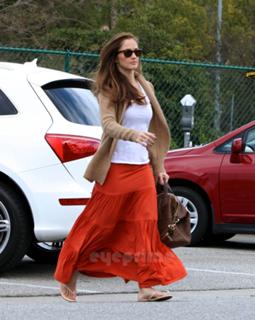 Minka Kelly feet photo thumbnail