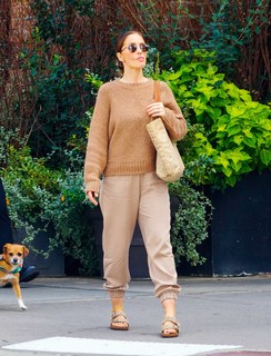 Minka Kelly feet photo thumbnail