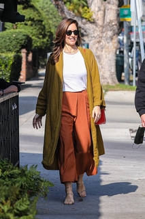 Minka Kelly feet photo thumbnail