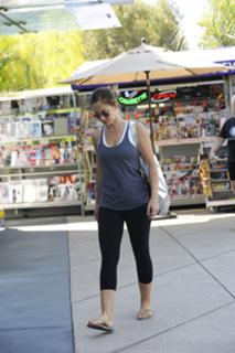 Minka Kelly feet photo thumbnail