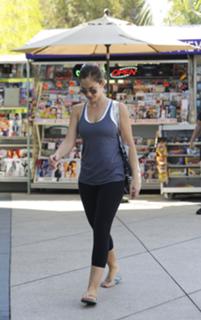 Minka Kelly feet photo thumbnail