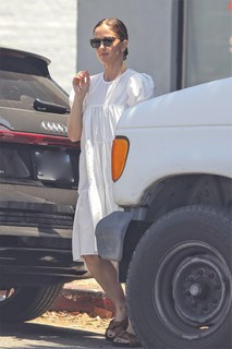 Minka Kelly feet photo thumbnail