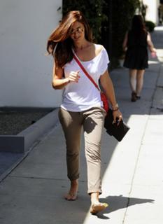 Minka Kelly feet photo thumbnail