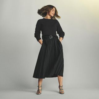 Minka Kelly feet photo thumbnail