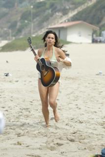 Minnie Driver feet photo thumbnail