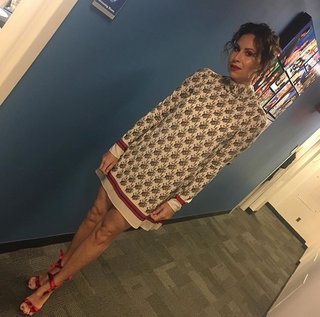 Minnie Driver feet photo thumbnail