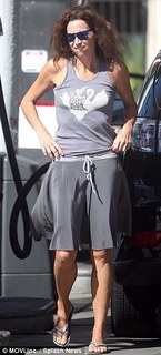 Minnie Driver feet photo thumbnail