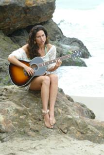Minnie Driver feet photo thumbnail