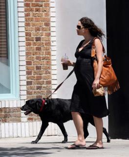 Minnie Driver feet photo thumbnail