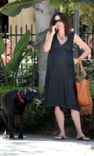 Minnie Driver feet photo thumbnail