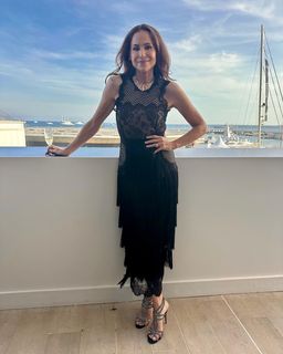 Minnie Driver feet photo 14