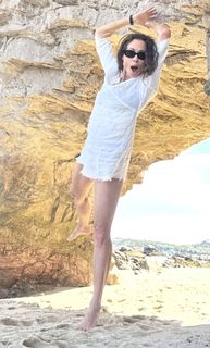 Minnie Driver feet photo 17