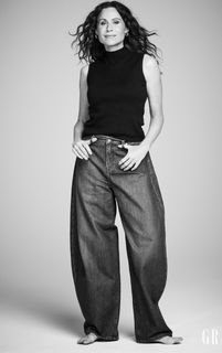 Minnie Driver feet photo 11