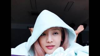 Minnie feet photo thumbnail