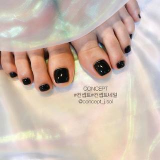 Minnie feet photo thumbnail