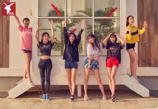 Minnie feet photo thumbnail