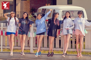 Minnie feet photo thumbnail