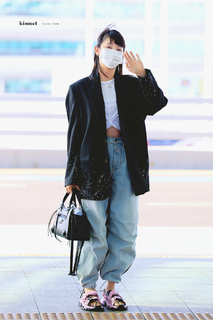 Minnie feet photo thumbnail