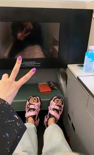 Minnie feet photo thumbnail