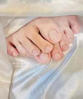 Minnie feet photo thumbnail