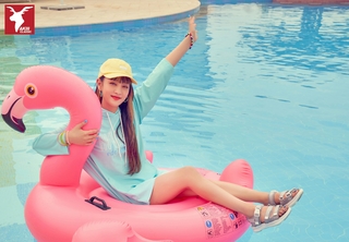 Minnie feet photo thumbnail