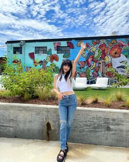 Minnie feet photo thumbnail