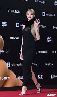 Minnie feet photo thumbnail