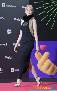 Minnie feet photo thumbnail