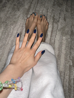 Minnie feet photo thumbnail