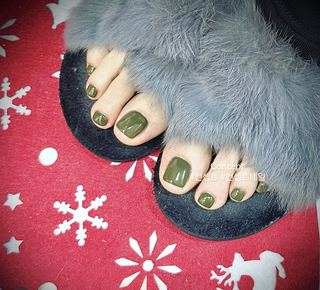 Minnie feet photo thumbnail