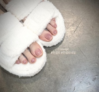Minnie feet photo thumbnail