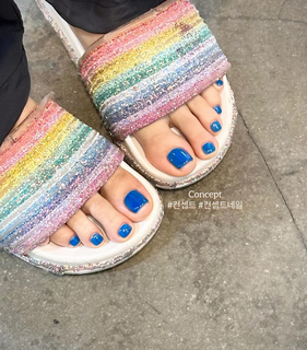 Minnie feet photo thumbnail